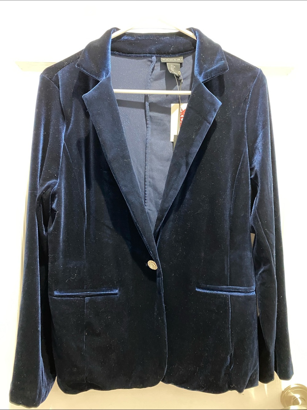 NWT! Tahari Deep Navy Velvet Single-Button Blazer ❄️